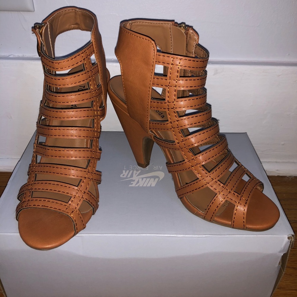 Top Moda brown heeled sandal - size 6.5